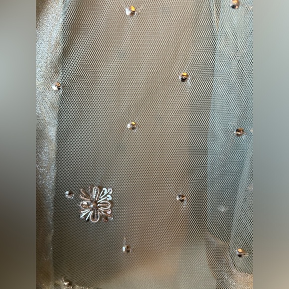 3 piece suit with beautiful intricate work by Zeeshan Danish. - Picture 10 of 10